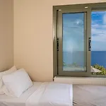 Dinos With Swimming Pool * Αννινάτα