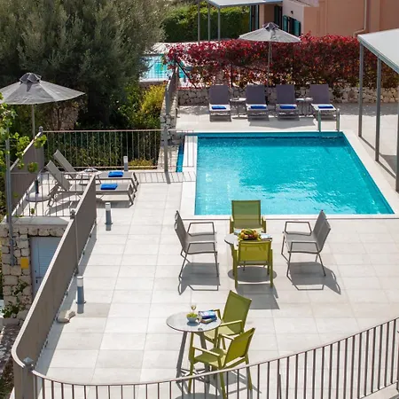 Dinos With Swimming Pool Willa Annináta