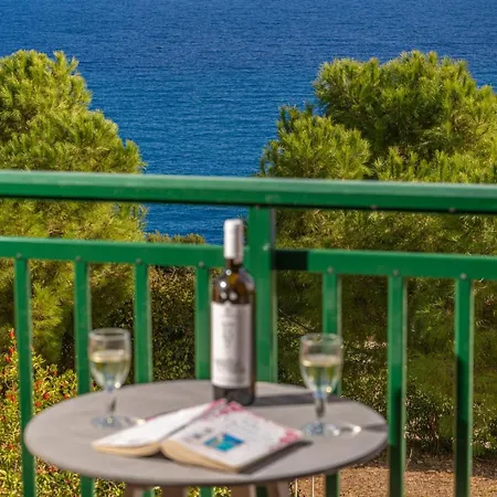 Willa Dinos With Swimming Pool Annináta