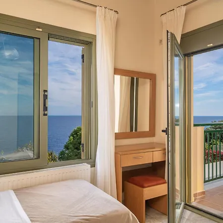 Dinos With Swimming Pool Willa Annináta